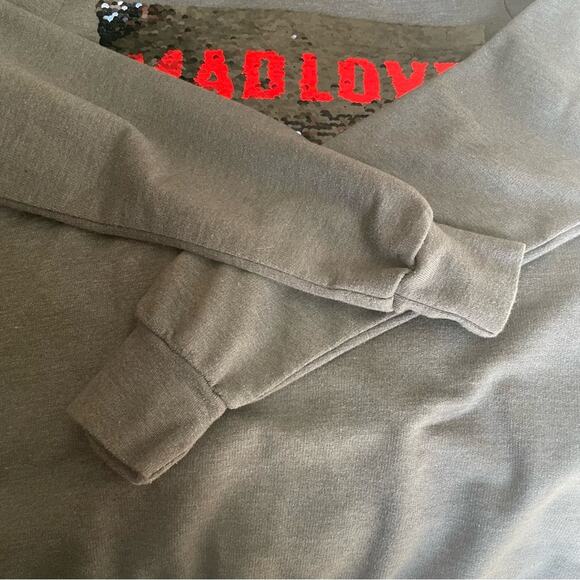 Batman Mad Love Reversible Sequin Sweatshirt Juniors Size Small - Picture 5 of 8